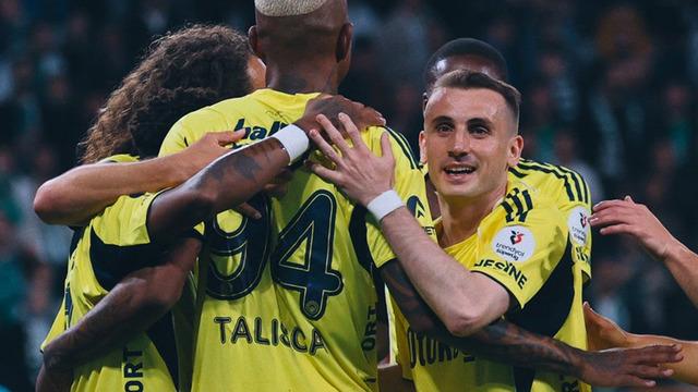 Fenerbahçe'den Galatasaray'ın şampiyonluğuna zehir zemberek tepki!