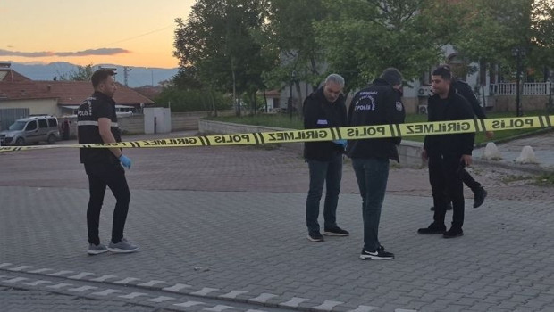 Sanal medyada tartışıp, buluştular… Silahlı bıçaklı kavga ettiler!