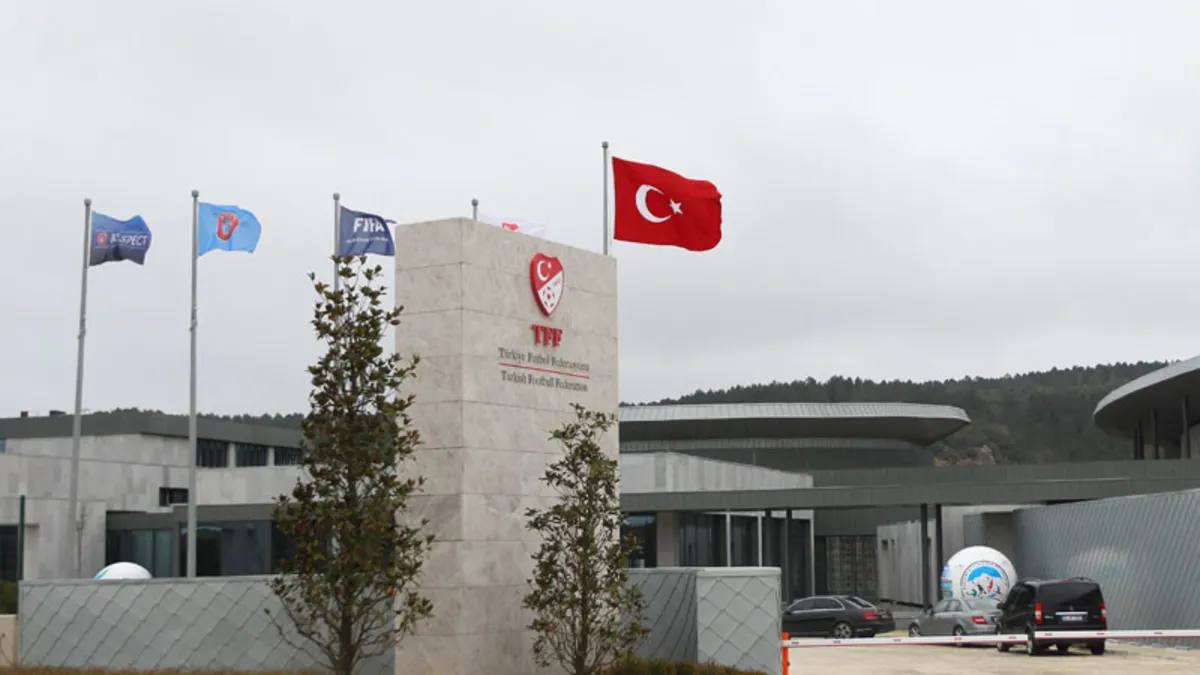 Süper Lig'den 9 kulübe PFDK'dan para cezası!