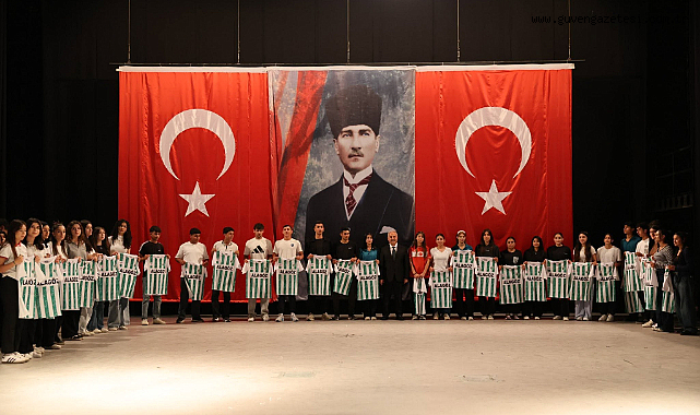 Milletvekili Cantürk Alagöz’den Başarılı Öğrencilere 800 Iğdır FK Forması Hediyesi