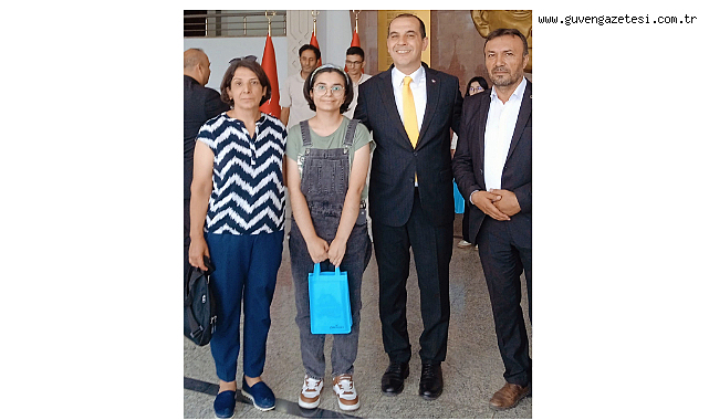 IĞDIR’DA YKS GURURU: BÜŞRA BALIKÇI YABANCI DİLDE İL BİRİNCİSİ VE TÜRKİYE 7 BİNİNCİSİ OLDU