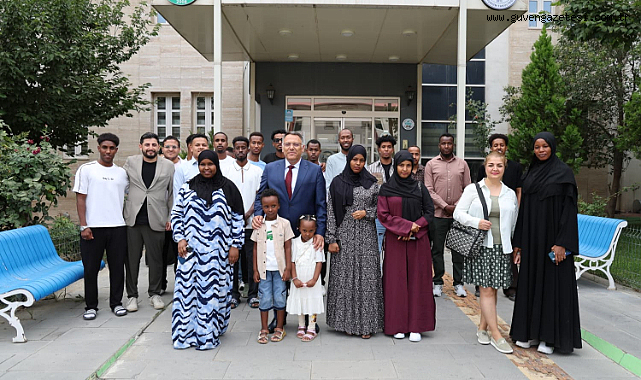 Iğdır Üniversitesi Küresel Vizyonunu Güçlendiriyor: Rektör Prof. Dr. Ekrem Gürel Uluslararası Öğrencilerle Kucaklaştı