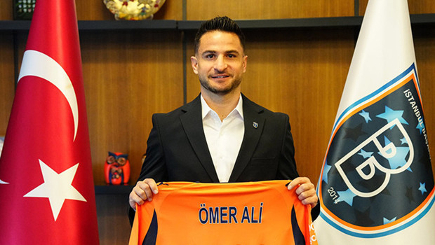 Başakşehir, Ömer Ali Şahiner'in sözleşmesini uzattı