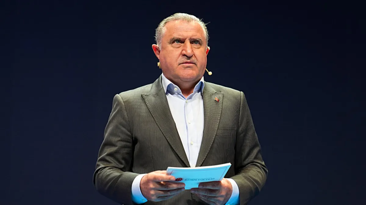 Osman Aşkın Bak: "Festivale gelirken çocukları, gençleri görünce çok mutlu olduk"
