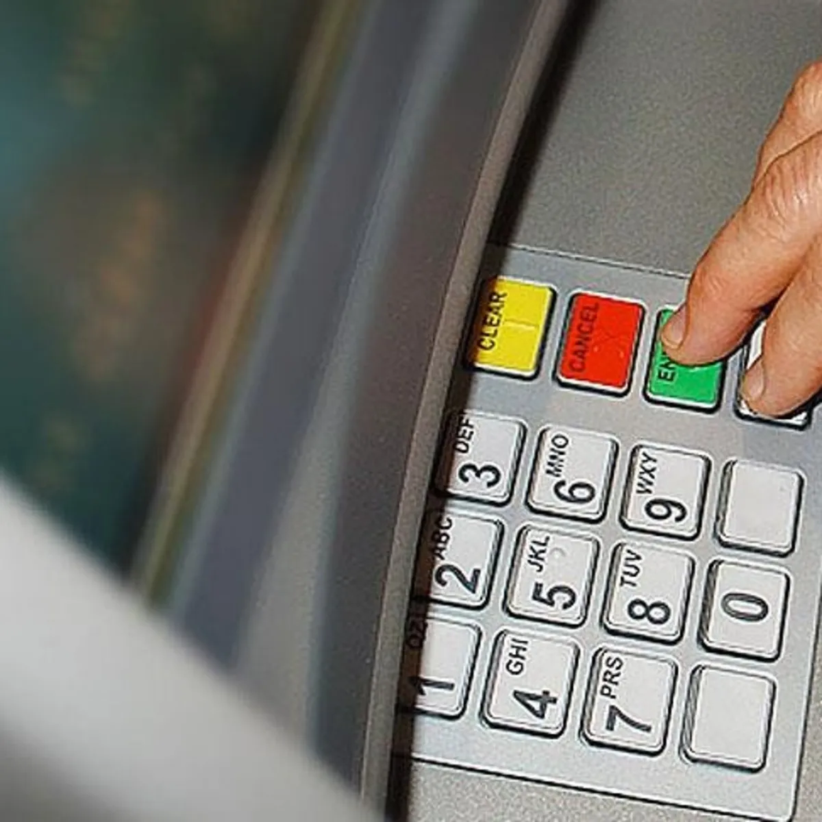 ATM'den geçen sahte dolar üretmişler! Polisten çeteye operasyon